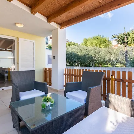 Apartments Olivella With Terrace Baska (Krk) Exterior photo