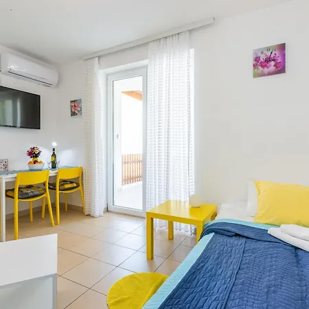 Apartments Olivella With Terrace Baska (Krk) Exterior photo