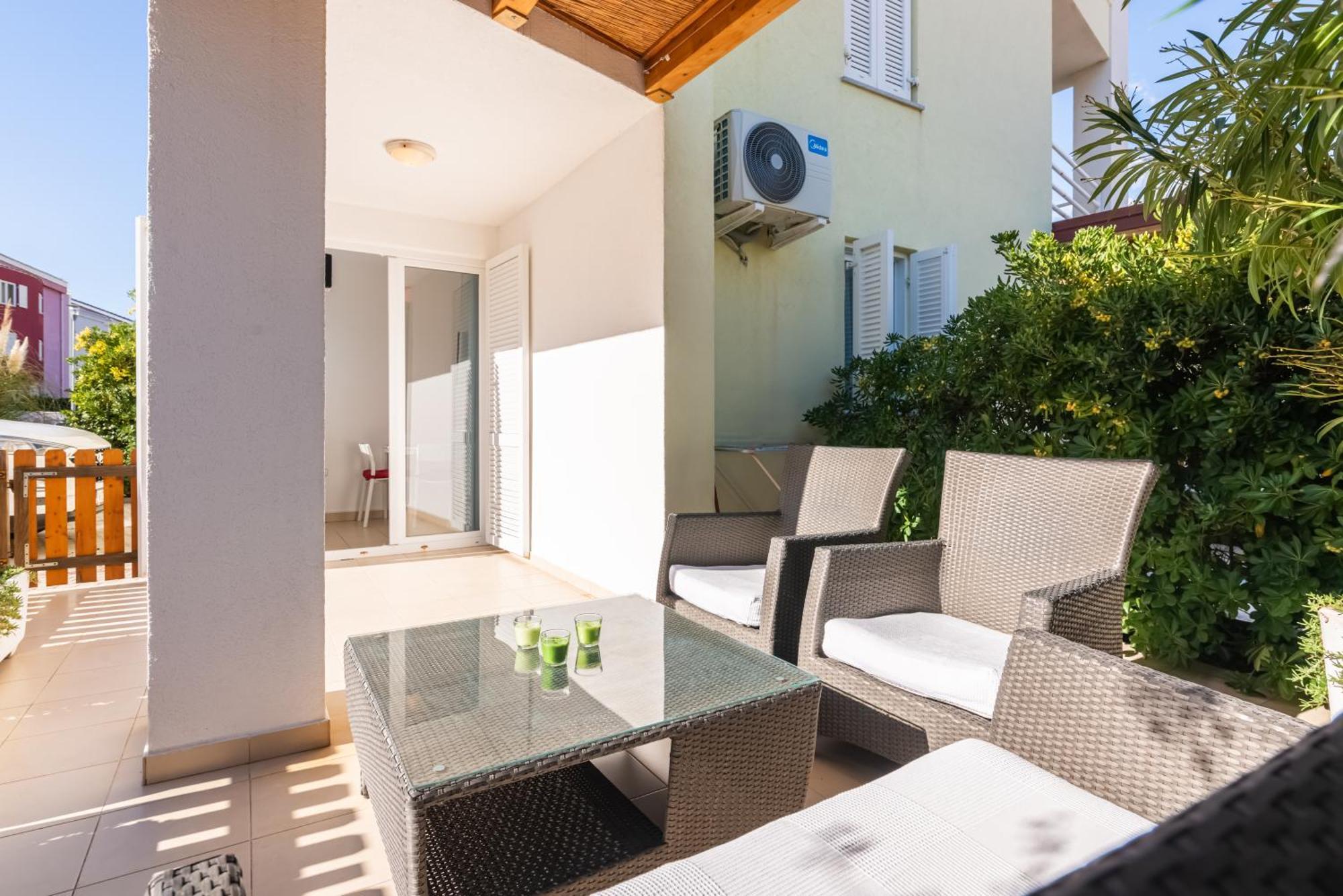 Apartment Olivella With Terrace Baska (Krk)